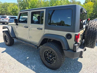 2017 Jeep Wrangler Unlimited Sport - miniatura 2