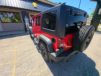 2017 Jeep Wrangler Unlimited Sport - miniatura 2