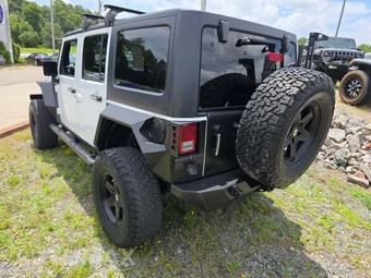 2017 Jeep Wrangler Unlimited Sport - miniatura 2