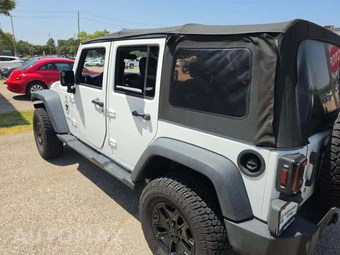 2017 Jeep Wrangler Unlimited Willys Wheeler Edition - miniatura 3