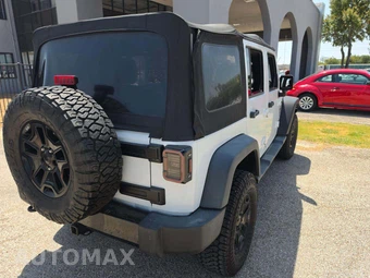 2017 Jeep Wrangler Unlimited Willys Wheeler Edition - miniatura 4