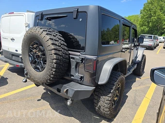 2017 Jeep Wrangler Unlimited Willys Wheeler Edition - miniatura 4