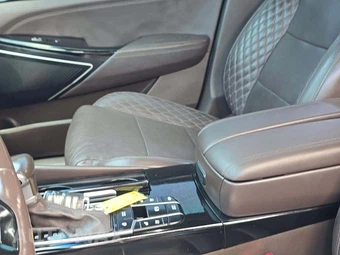 2017 Kia Cadenza Limited – miniatura 8