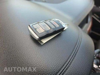 2017 Kia Cadenza Premium – miniatura 8