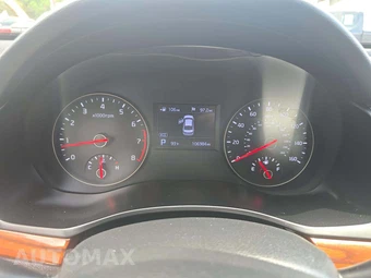 2017 Kia Cadenza Premium – miniatura 9
