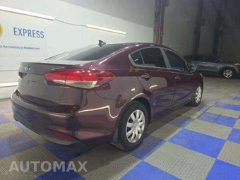 2017 Kia Forte LX Sedan – miniatura 3