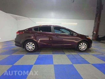 2017 Kia Forte LX Sedan – miniatura 4