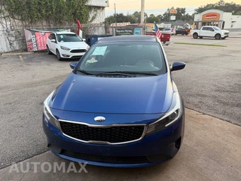 2017 Kia Forte LX Sedan - miniatura 11