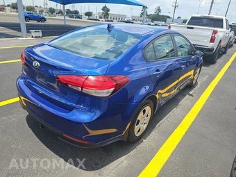 2017 Kia Forte LX Sedan – miniatura 4