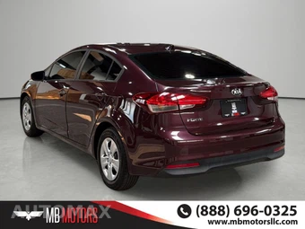 2017 Kia Forte LX Sedan - miniatura 3