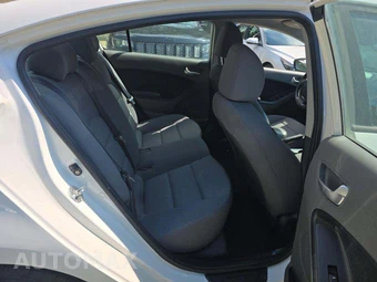 2017 Kia Forte LX Sedan - miniatura 16