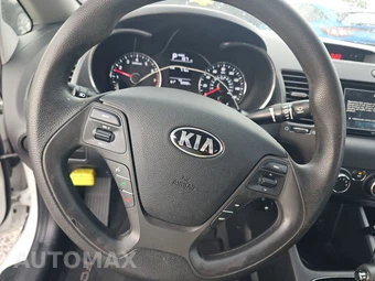 2017 Kia Forte LX Sedan – miniatura 10