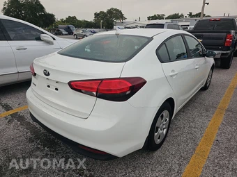 2017 Kia Forte LX Sedan – miniatura 4