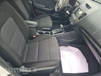 2017 Kia Forte LX Sedan – miniatura 8