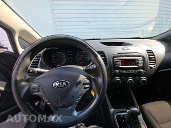 2017 Kia Forte LX Sedan - miniatura 10