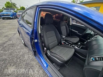 2017 Kia Forte LX Sedan – miniatura 15