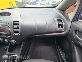 2017 Kia Forte LX Sedan – miniatura 16