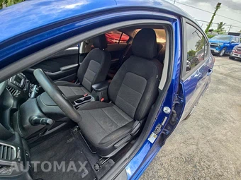 2017 Kia Forte LX Sedan – miniatura 3