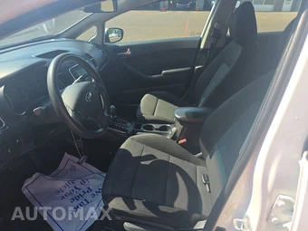 2017 Kia Forte LX Sedan - miniatura 7