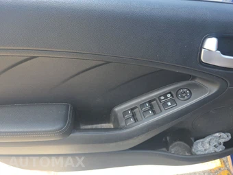2017 Kia Forte LX Sedan - miniatura 9