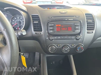 2017 Kia Forte LX Sedan – miniatura 11