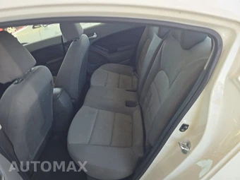 2017 Kia Forte LX Sedan – miniatura 13