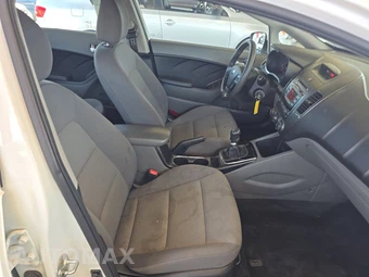 2017 Kia Forte LX Sedan – miniatura 8