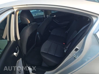 2017 Kia Forte LX Sedan – miniatura 13