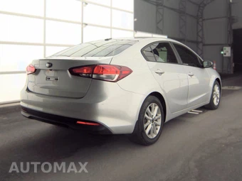 2017 Kia Forte LX Sedan – miniatura 4