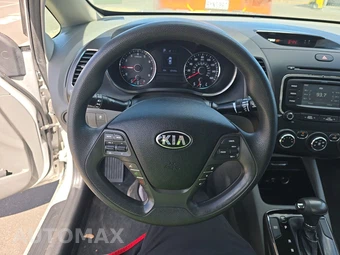 2017 Kia Forte LX Sedan – miniatura 10