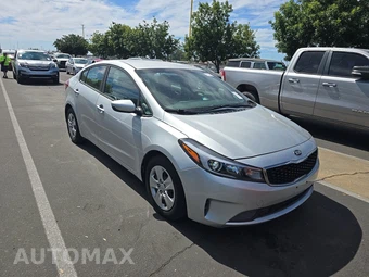 2017 Kia Forte LX Sedan – miniatura 3