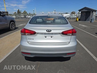 2017 Kia Forte LX Sedan – miniatura 5