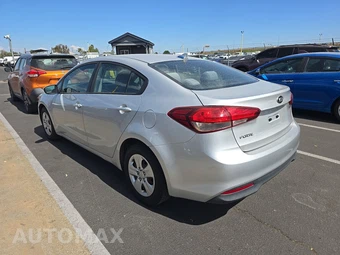 2017 Kia Forte LX Sedan – miniatura 6
