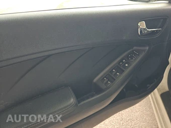 2017 Kia Forte S Sedan – miniatura 9