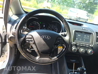 2017 Kia Forte S Sedan – miniatura 10
