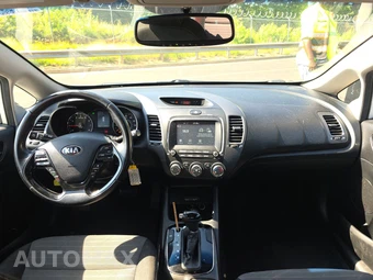 2017 Kia Forte S Sedan – miniatura 11