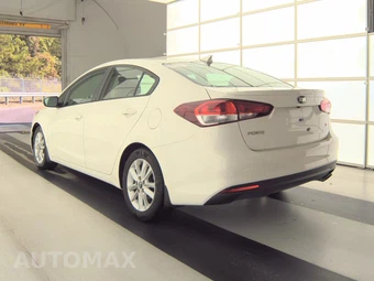 2017 Kia Forte S Sedan – miniatura 6