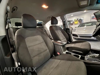 2017 Kia Forte S Sedan - miniatura 17