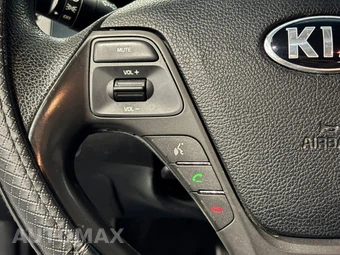 2017 Kia Forte S Sedan - miniatura 24