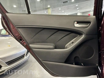 2017 Kia Forte S Sedan - miniatura 29