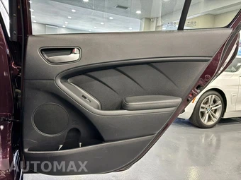 2017 Kia Forte S Sedan - miniatura 30
