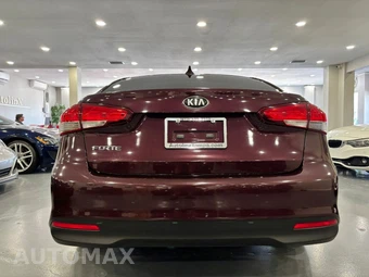 2017 Kia Forte S Sedan - miniatura 6