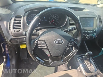 2017 Kia Forte S Sedan – miniatura 10