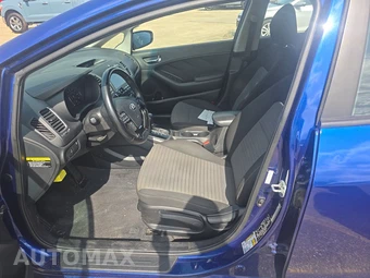 2017 Kia Forte S Sedan – miniatura 7