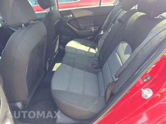 2017 Kia Forte S Sedan – miniatura 13
