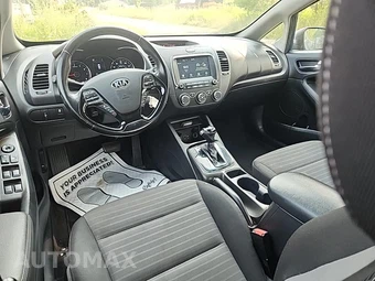 2017 Kia Forte S Sedan – miniatura 14