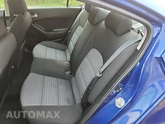 2017 Kia Forte S Sedan – miniatura 16