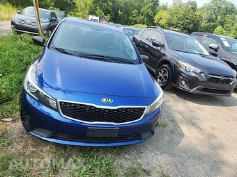 2017 Kia Forte S Sedan – miniatura 2
