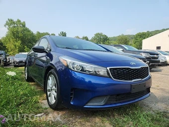 2017 Kia Forte S Sedan – miniatura 3