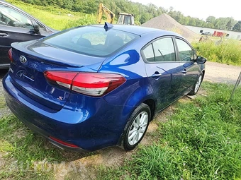 2017 Kia Forte S Sedan – miniatura 4